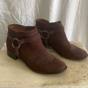 Bernardo Brown Suede Western Booties
